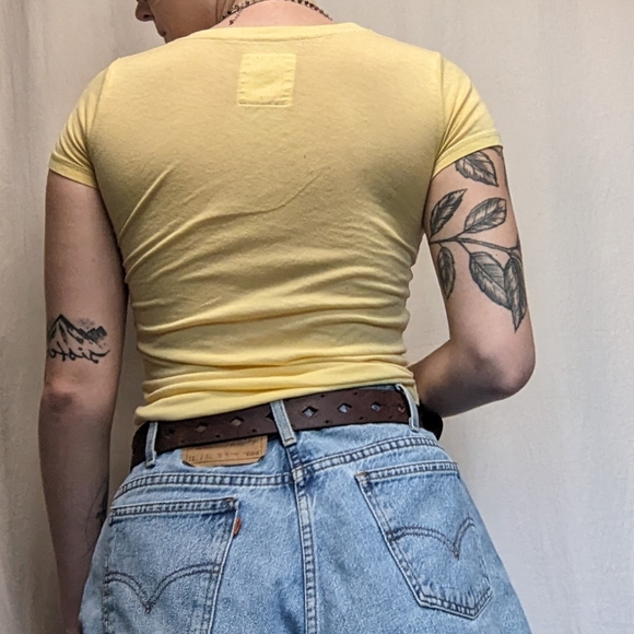 Vintage Yellow Hollister Tee - Picture 3 of 8